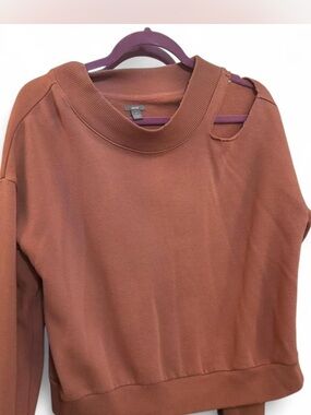 Rose Aerie Cutout Sweatshirt Top - Women size M
